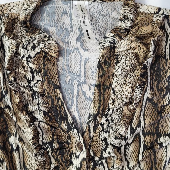 WOMEN'S HEART AND SOUL SIZE LARGE SNAKE PRINT BROWN TAN SHIRT FASHION WEAR - Picture 4 of 11